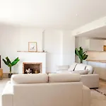 Luxury In Marbella, Sea & Golf Views, Fully Renovated 2025, Private Garden, 5 Min To Villa *