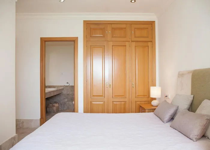 Luxury In Marbella, Sea & Golf Views, Fully Renovated 2025, Private Garden, 5 Min To ماربيا