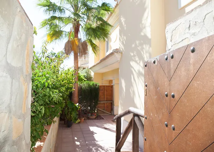 فيلة Luxury In Marbella, Sea & Golf Views, Fully Renovated 2025, Private Garden, 5 Min To