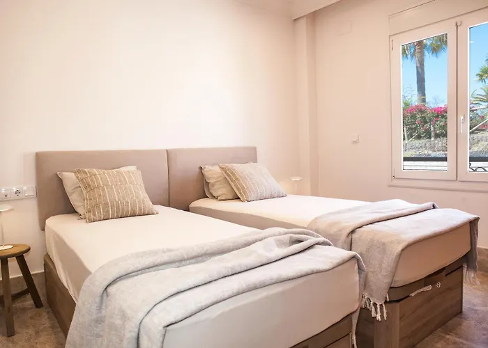 Luxury In Marbella, Sea & Golf Views, Fully Renovated 2025, Private Garden, 5 Min To Villa Marbella