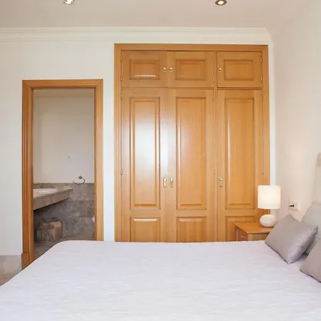 Luxury In Marbella, Sea & Golf Views, Fully Renovated 2025, Private Garden, 5 Min To 马尔韦利亚