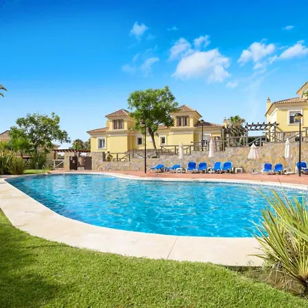 Luxury In Marbella, Sea & Golf Views, Fully Renovated 2025, Private Garden, 5 Min To * 马尔韦利亚