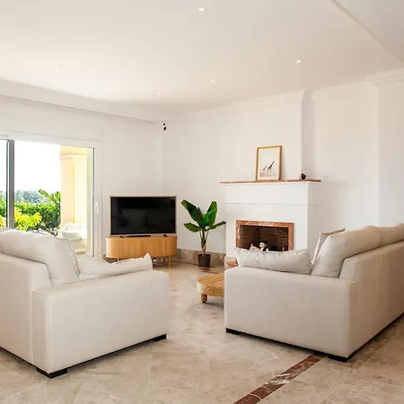 Luxury In Marbella, Sea & Golf Views, Fully Renovated 2025, Private Garden, 5 Min To 别墅