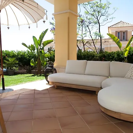 别墅 Luxury In Marbella, Sea & Golf Views, Fully Renovated 2025, Private Garden, 5 Min To